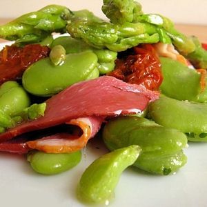 Salade fèves asperges magret