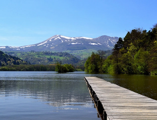 5804328b8c35b-lac-chambon-en-auvergne