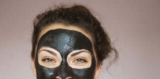 Tendance beauté : le masque au charbon
