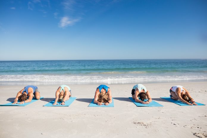 yoga-beach-thalasseo